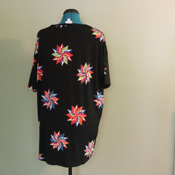 LulaRoe | Pinwheel Irma Tunic - Picture 2 of 8